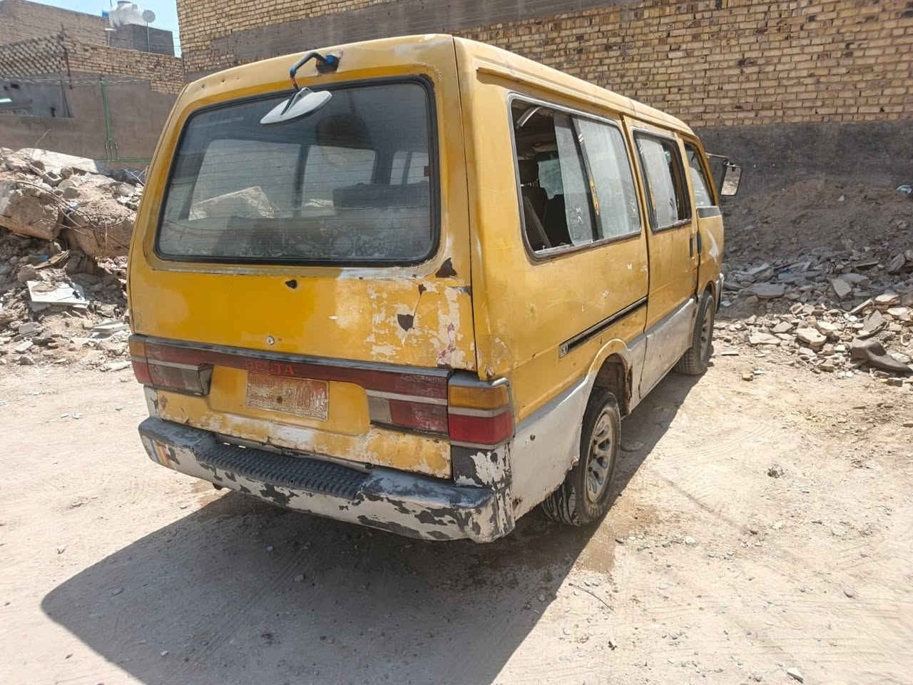 بسته للبيع موديل ٩٤ سياره شواصي كير اكسن حداديه تخم تاير جاهزه بس محرك بيه بخار قليل بدي بلا ضربه شواصيه انضاف بلا راعي سعره ١٦٠٠ وبيه مجال  مال بيع متوازي على بيعته راعيه بلنجف ببصخير *********** رقم راعيه مكلف بلنشر
