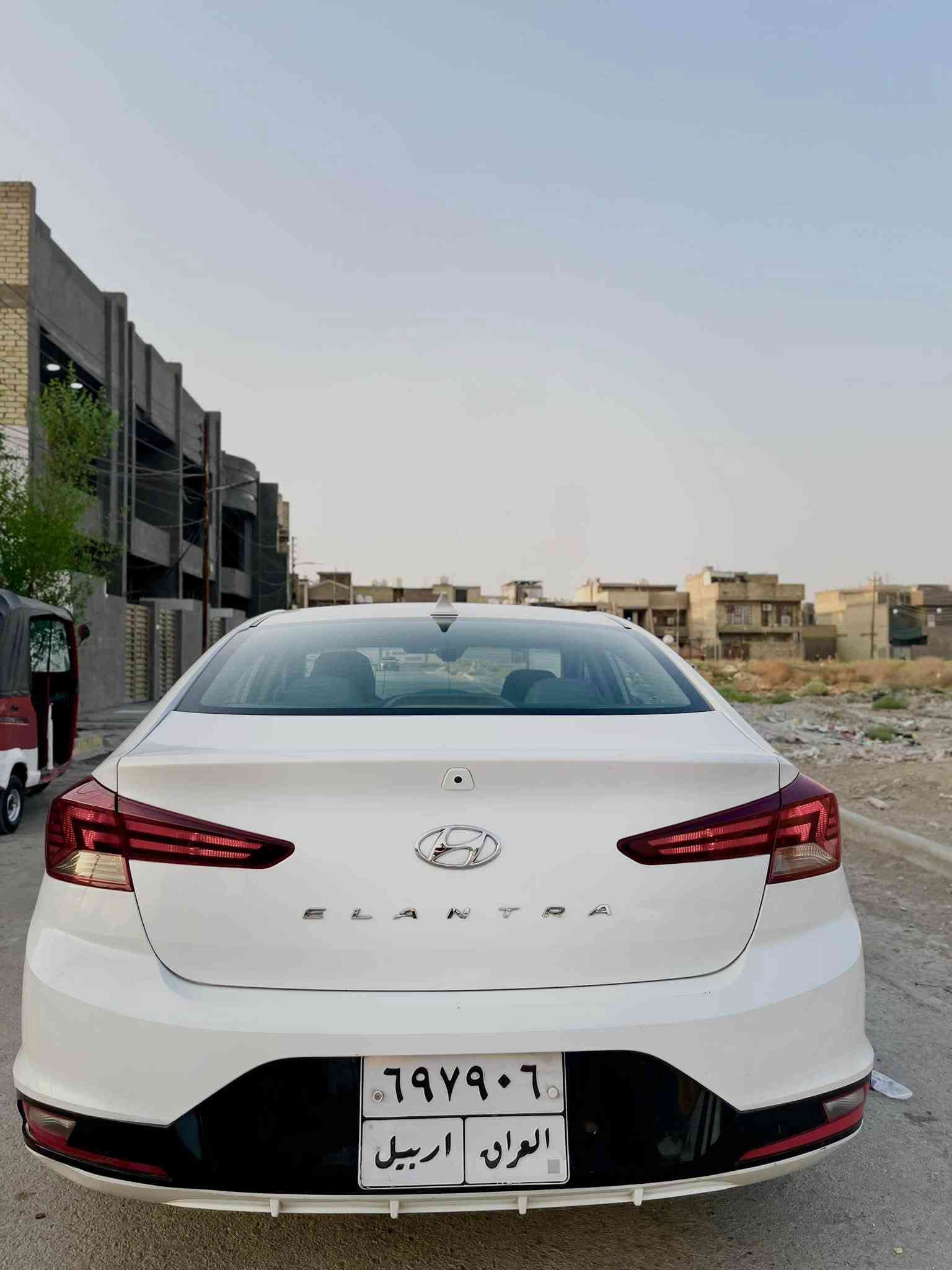 النتره ابيض امريكيه موديل 2019
حادثها بالمنشور بيها جاملغ وباب مبدلات  وبالعراق بيها بيها باب صبغ و جزء من الجاملغ الخلفي 
بدون دواخل لغد وشاصي كفاله 
مكينه 2000 دوش 
كير AT 
ماشيه ٦٤ الف 
كير ومكينه كفاله 
مواصفات نص فول 
شاشه ابل كار بلي 
كامره دواره 
رادارات جانبيه نقط عمياء 
رادار تحديد مسار 
رادار توقف ذاتي 
فول تحكم ستيرن 
لايت زينون 
ويل كب كروم 
مود درايف ٣ انضمة قياده 
السياره جاهزه من كلشي صدر وتايرات ودسكات وبطاين والباتري وتبريد كله جديد 
رقم اربيل وكاله او تحويل ماكو مشكله 
وكاله بسم عربي جيراني ونفس المنطقه 
السعر بلاش 108 ورقات وبيها مجال بسيط 
مكاني بغداد ***********
