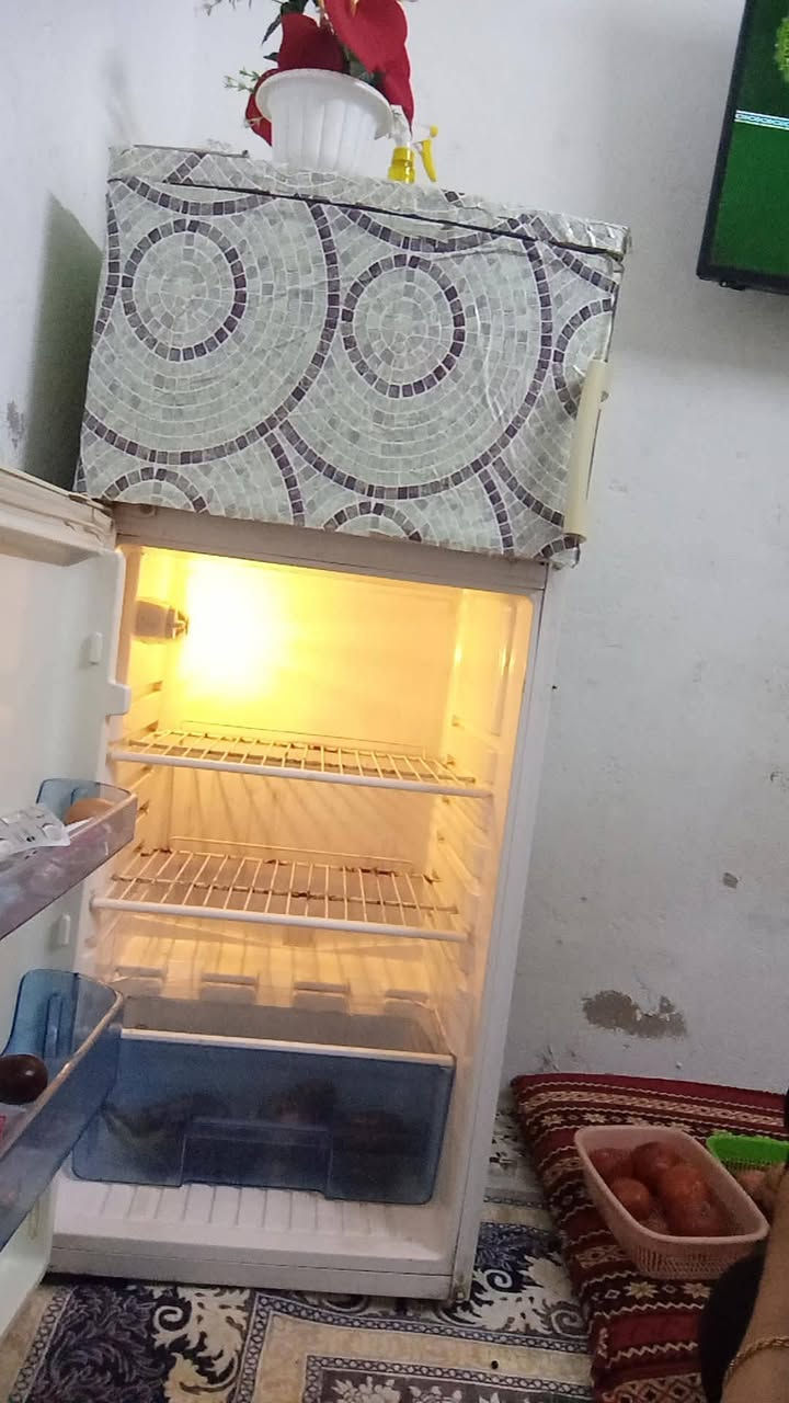 اغراض للبيع • تواصل
