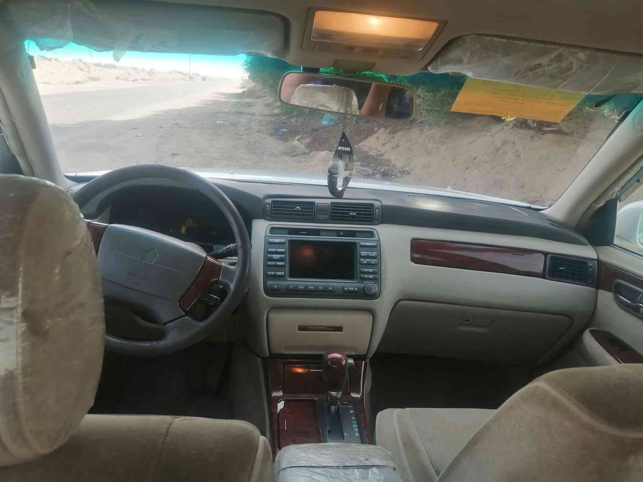 تويوتا كراون • ٢٠٠٠ • بصرة