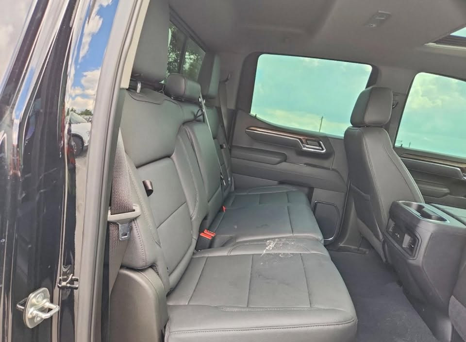 سلام عليكم 2025 CHEVROLET SILVERADO
للبيع على طريق فول فول ٨ سلندر 4x4
للسعر اتصل على رقم ***********

نص مكتوب في الصور:
- 56744550
