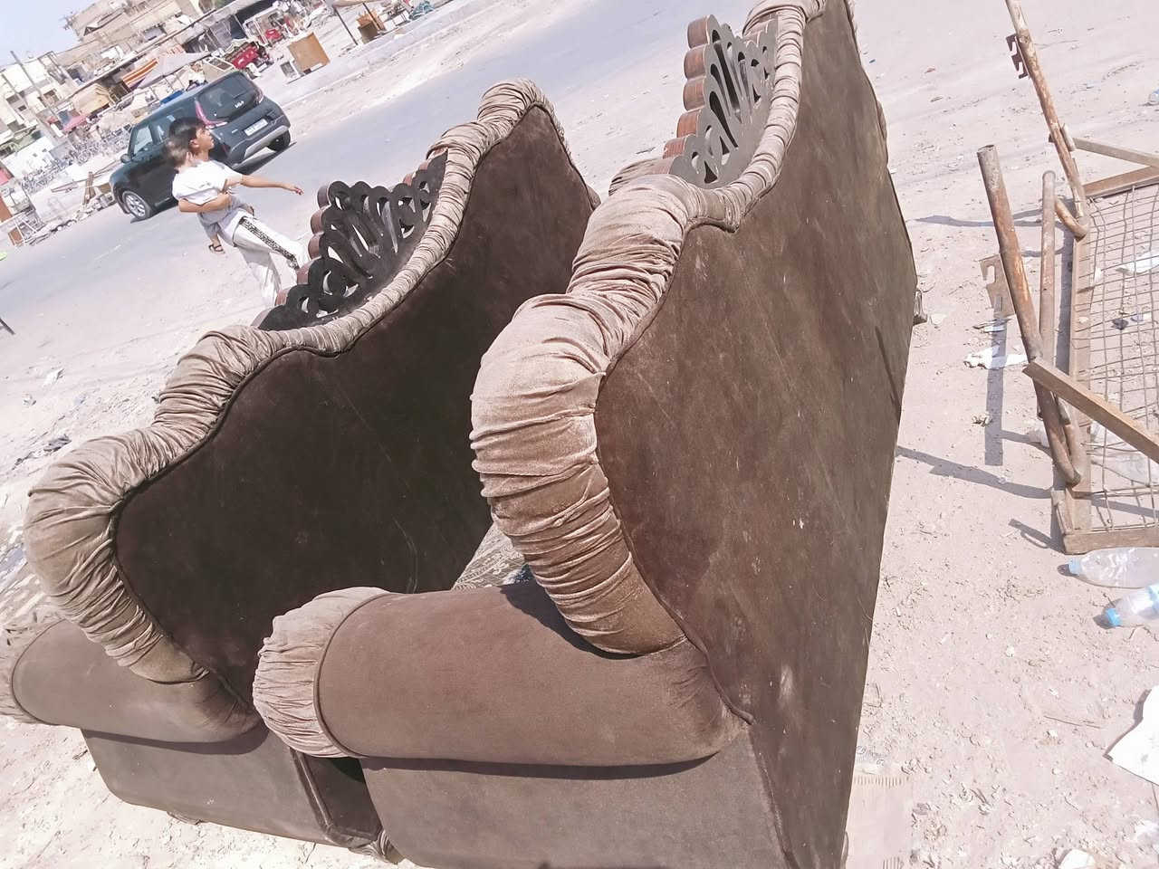 سلام عليكم تخم هذا وجنبر لبيع ع مدينه الصدر ***********
