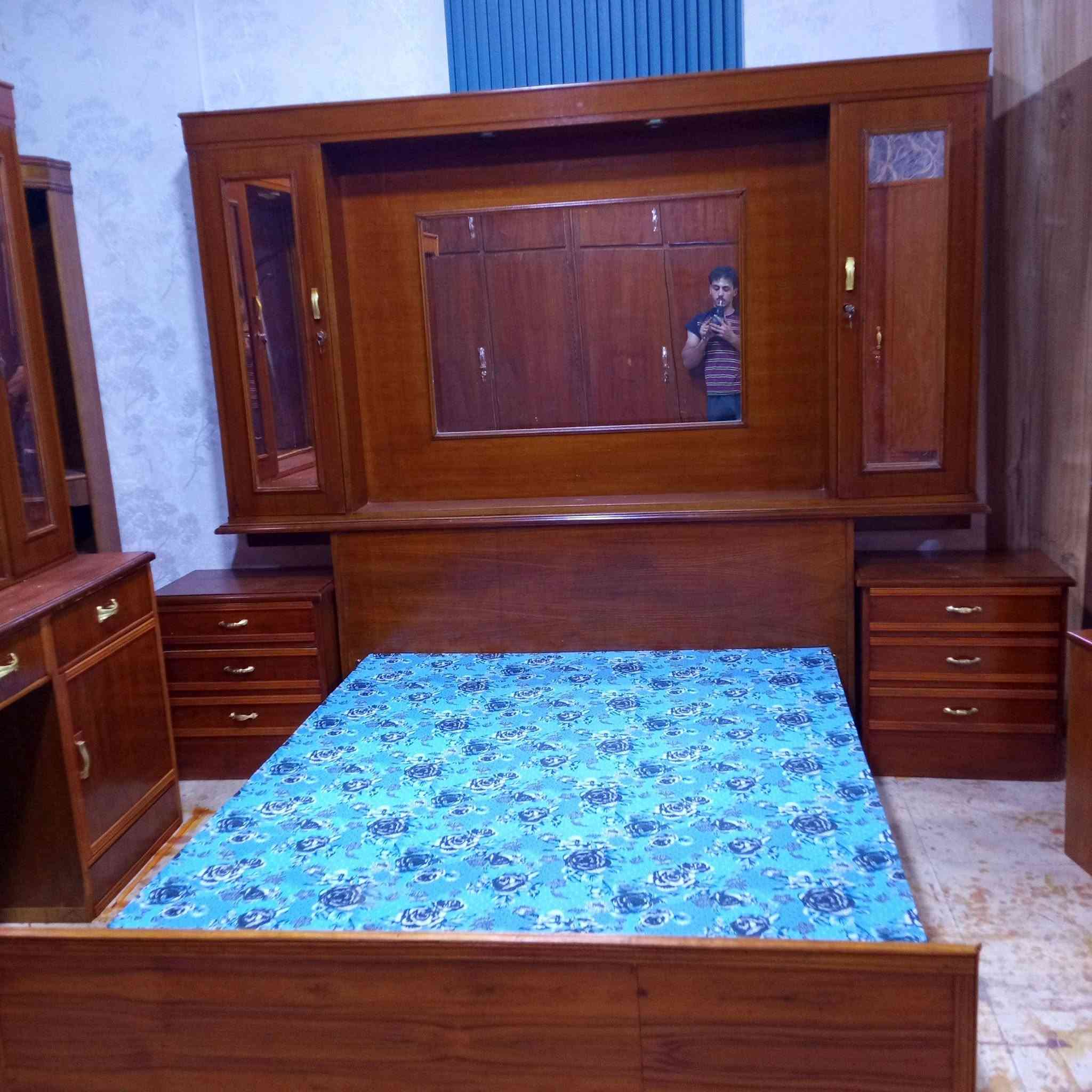 سلام عليكم غرفه حطاطة مستخدمه طابقين السعر 525 المكان رمادي الملعب سوك سلاله ***********
