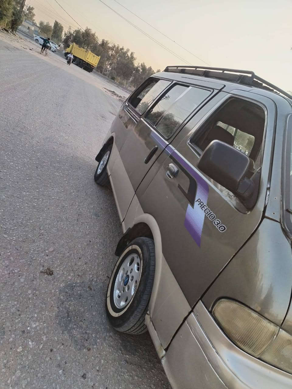 سلام عليكم سياره بريجو للبيع موديل 2000.  بسمي مصفره هيه وغرامات  سياره جاهزه من كلشي  الستفسار  الاتصال على الرقم أو واتساب ***********
