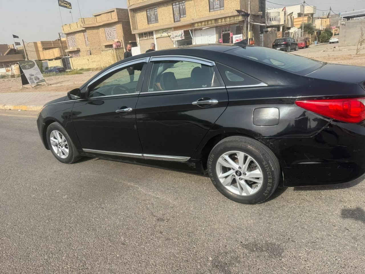 للبيع سوناتا 2013 رقم واسط دولي بسمنا بيه 3 قطع صبغ بدون دواخل  / محرك 2400 وارد أمريكي/ تخم تاير جديد صدر امامي وخلفي كله جديد منظومة تبريد وضع الشركة/ السعر 87 مجال قليل مكانه قضاء الصويرة اتصل/ *********** فقط بيع بدون مراوس
