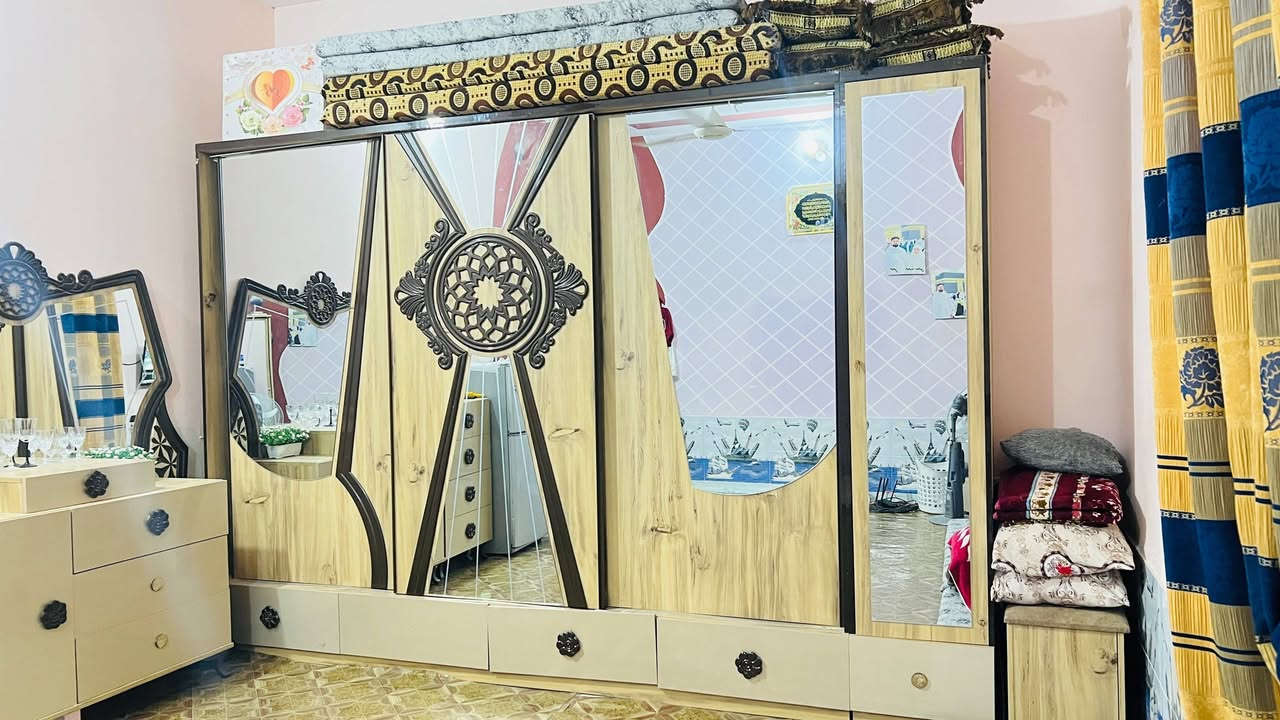 غرفه نوم للبيع ايطاليه للتواصل اتصل بي
*********** واتساب
