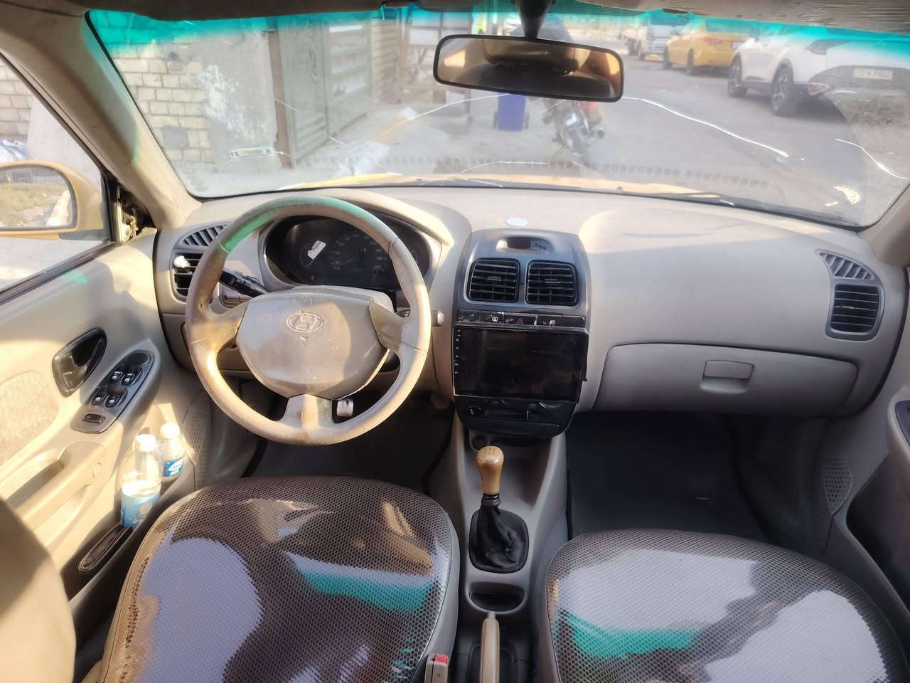 السلام عليكم شباب
فيرنا ٢٠١٤ بغداد بسمي
تبربد ثلج
سياره عوزها بس صدر امامي
ومكينه بيه خيط بخار قليل كلشش
مكان السياره بغداد  الأمين الثانيه
السعر المطلوب ٦٤
وبيها مجال ***********
