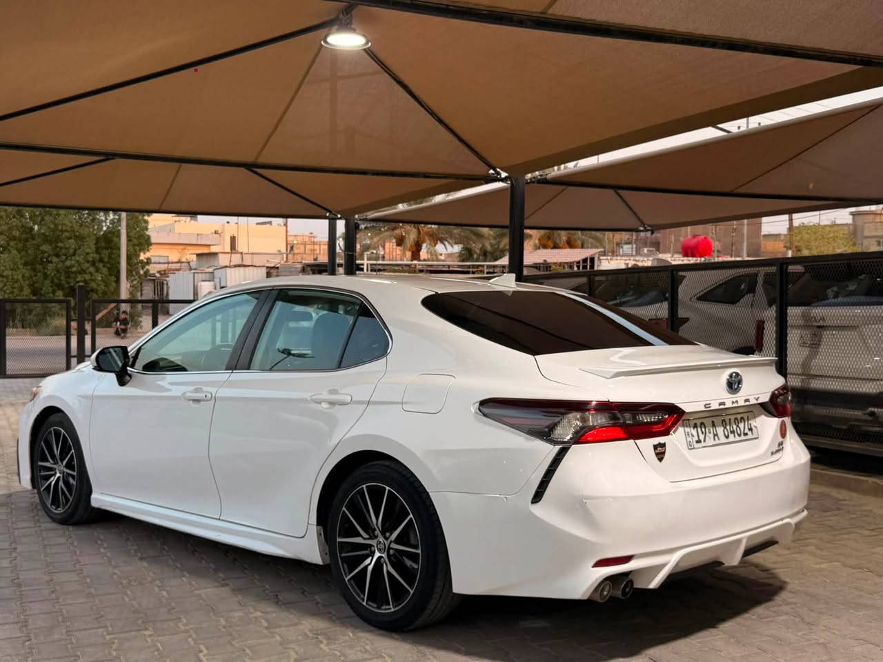 تيوتا كامري هايبرد 2024
رقم كربلاء تحويل مباشر 
حجم المحرك : 4 سلندر 2500 دوش 
عداد المسافة : 71 الف mill 
الضرر : جاملغ خلفي بارد فقط بدون دواخل 
المواصفات SE 
كشنات جلد - كشنات تدفئة - انضمة قياده 
نقطة العمياء - مانع الاصطدام - تعليق SE رياضي
السعر 200 🔥 ورقه فقط وقابل للتفاوض 
📞 ***********
📍 كربلاء / حي الحسين
