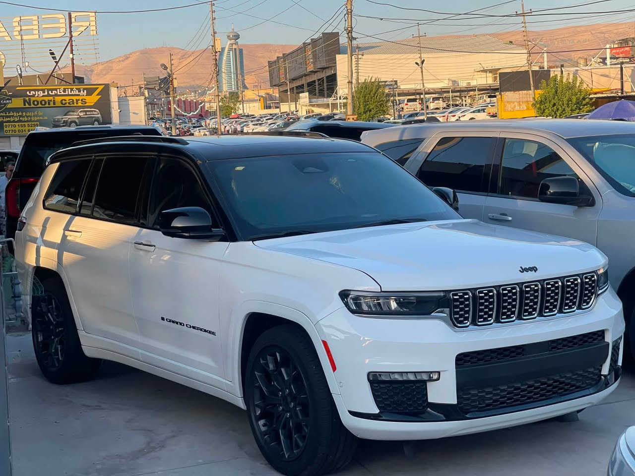 ‎jeep grand cherokee summit
سعر ٣٨٥ ورقه 

جيب سومت 2024

اعلئ فئة بلجيب 
 للبيع | جيب جراند شيروكي 2024 Summit (دفع رباعي 4X4) 

📄 الحالة: — بدون صبخ

• الفئة: Summit (فئة القمة بالفخامة) 👑

• المحرك:V8 5.7 💪
• نظام الدفع: رباعي 4X4

‎✨ أهم المواصفات والتجهيزات:

🔹 الفخامة والراحة:

• مقاعد جلد فاخرة مع تدليك 

• مقاعد أمامية مدفأة ومبردة 🔥❄️

 • نظام تعليق هوائي (جكات)
 • رادار أمامي + مانع تصادم
 • قيادة ذاتية بالمُنحنيات
 • تحذير الخروج عن المسار
 • تحذير النقطة العمياء
 • تحذير التقاطعات وتجاوز السرعة
 • نظام استشعار تعب السائق مع توقف تلقائي
 • رؤية ليلية + تصوير حراري
‏ • Head-Up Display (عرض المعلومات على الزجاج الأمامي)
 • 4 كاميرات خارجية مع بخاخات تنظيف
 • كاميرا داخلية
 • شاشات:
 • شاشة رئيسية 10.1 إنج
 • شاشة للراكب الأمامي
 • لوحة عدادات رقمية 12 إنج
 • نظام GPS + عرض الخرائط على لوحة القيادة
 • نظام صوت McIntosh مع 19 سماعة
 • شاحن موبايل لاسلكي
 • إنارة داخلية محيطية LED متعددة الألوان
 • مقاعد جلد طبيعي فاخر مع تطعيم خشب طبيعي
 • مقاعد أمامية كهربائية مع ذاكرة + مساج
 • تبريد وتدفئة للمقاعد الأمامية والخلفية
 • ستائر خلفية
 • مكيف خلفي (3 مناطق) مع تحكم مستقل
 • تشغيل عن بعد
 • دخول ذكي + بصمة 5 أبواب
 • صندوق خلفي كهربائي + فتح بحركة القدم
 • مرايا تعتيم ذاتي + طي كهربائي
 • تدفئة مقود
 • حساسات أمامية وخلفية
 • مانع تصادم خلفي
 • جنوط قياس 21 إنج
 • سقف بانوراما
 • تخم تاير جديد
بعد هوايه مواصفات 

***********

#jeep #grandcherokee #summit #2024
