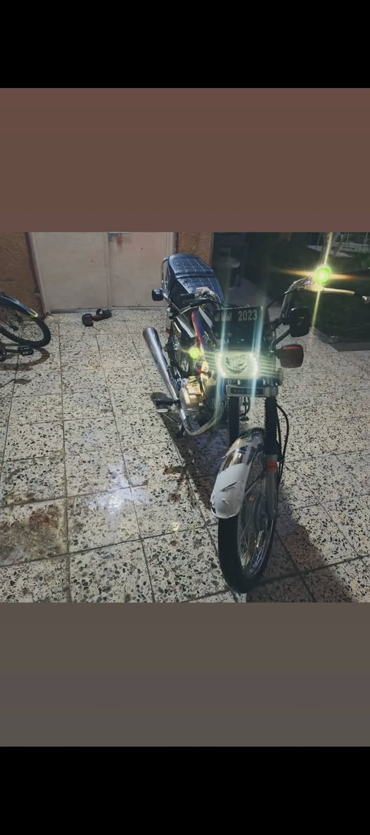 سلام عليكم دراجه نامه متياز مديل 25 دراجه كفاله برغي ما بيه نقص مكينه شلعه معدل كله فول ما مفتوحه وبل واقع احله من الصور 650 وبيه مجال قليل لحد ليصير لوتي *********** بعقوبه تحرير
