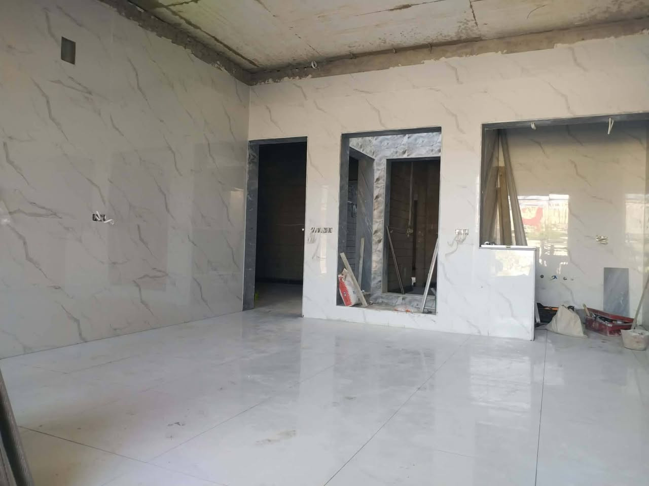 جصفاف سيراميك مفترغ شغل هندسي شرط واسعار مناسبه انشاالله الي يريد يتصل ويدلل 0751519580@@@@***********
