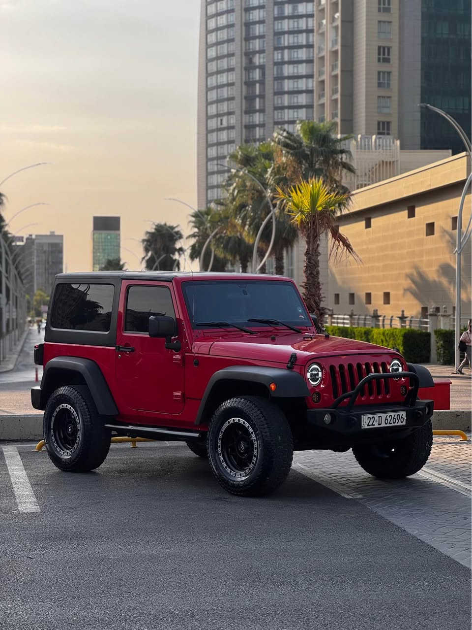 jeep wrangler 2018 
جێپ رانگلەر سپۆرت
سەیارەکە زۆۆر خاوێنو پاکە 
تەنها نیو چاملخی بۆیاخە 
سەیارەکە 82 هەزار مایل رۆیشتیە 
گێر مەکینە هاوزن دەبل ئەکسل هەموو بە شەرت 
سەیارەکە لە هەولێرە 
سعری 164 وەرەقە مەجالەکی کمی تیدایە 
واتساب *********** أربيل, العراق
