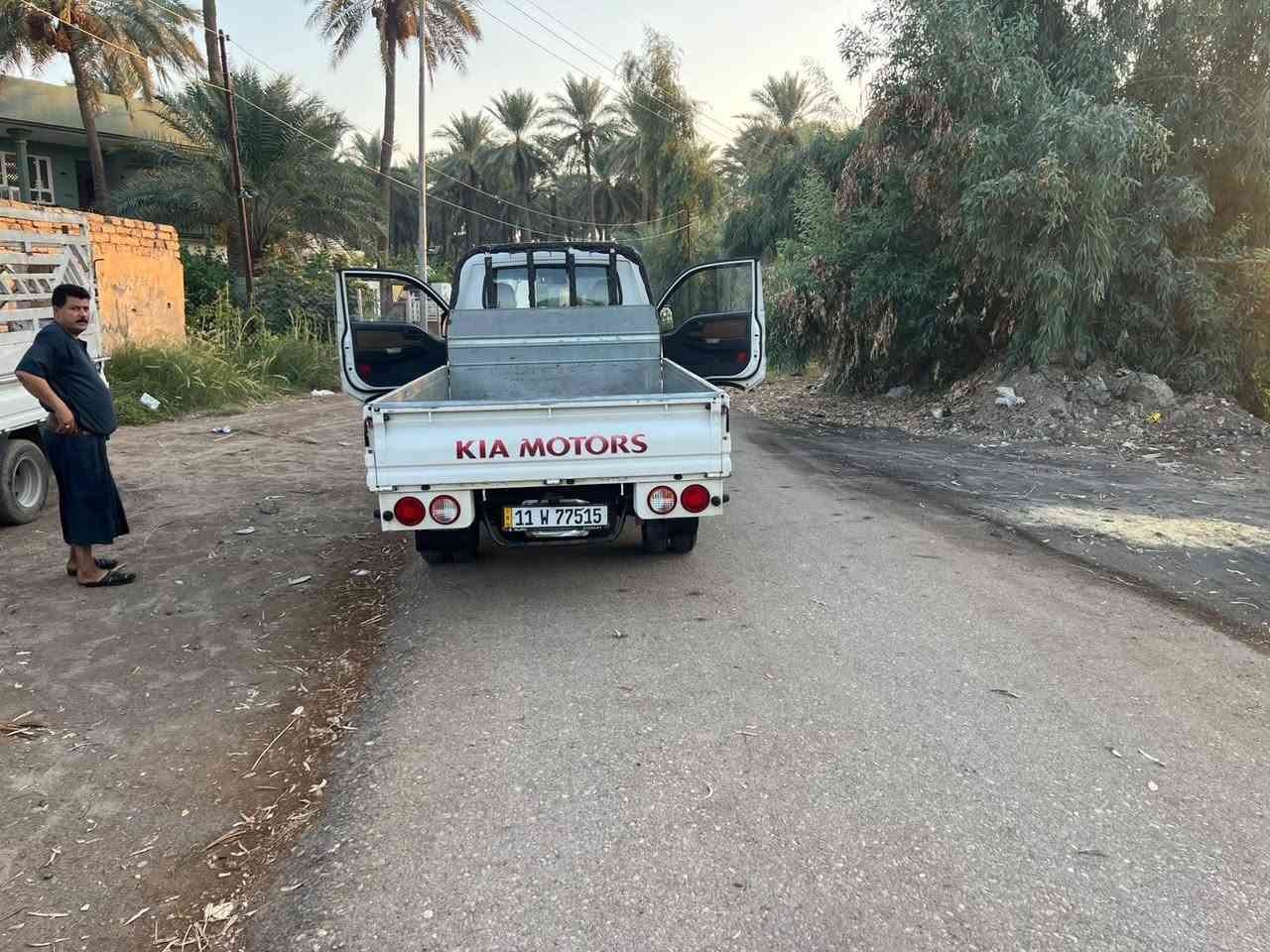 تحية طيبة 
السلام عليكم كيا بنگو للبيع موديل 2021 رقم بغداد الجديد بأسمي مكفوله كفاله عامه محرك ع وضع الشركه كير اكسل كله بشرط ومدوشمه تبريد ثلج صدر تخم تاير جديد وبالعافيه اللي تكون من نصيبه تجي وتشوف وتفحص وين ميعجبك 
السعر المطلوب 135$وبيها حگ الشوفه 
للاستفسار اتصل ***********
مكان السياره بغداد اليوسفيه اتصل وتشلع عيوني
