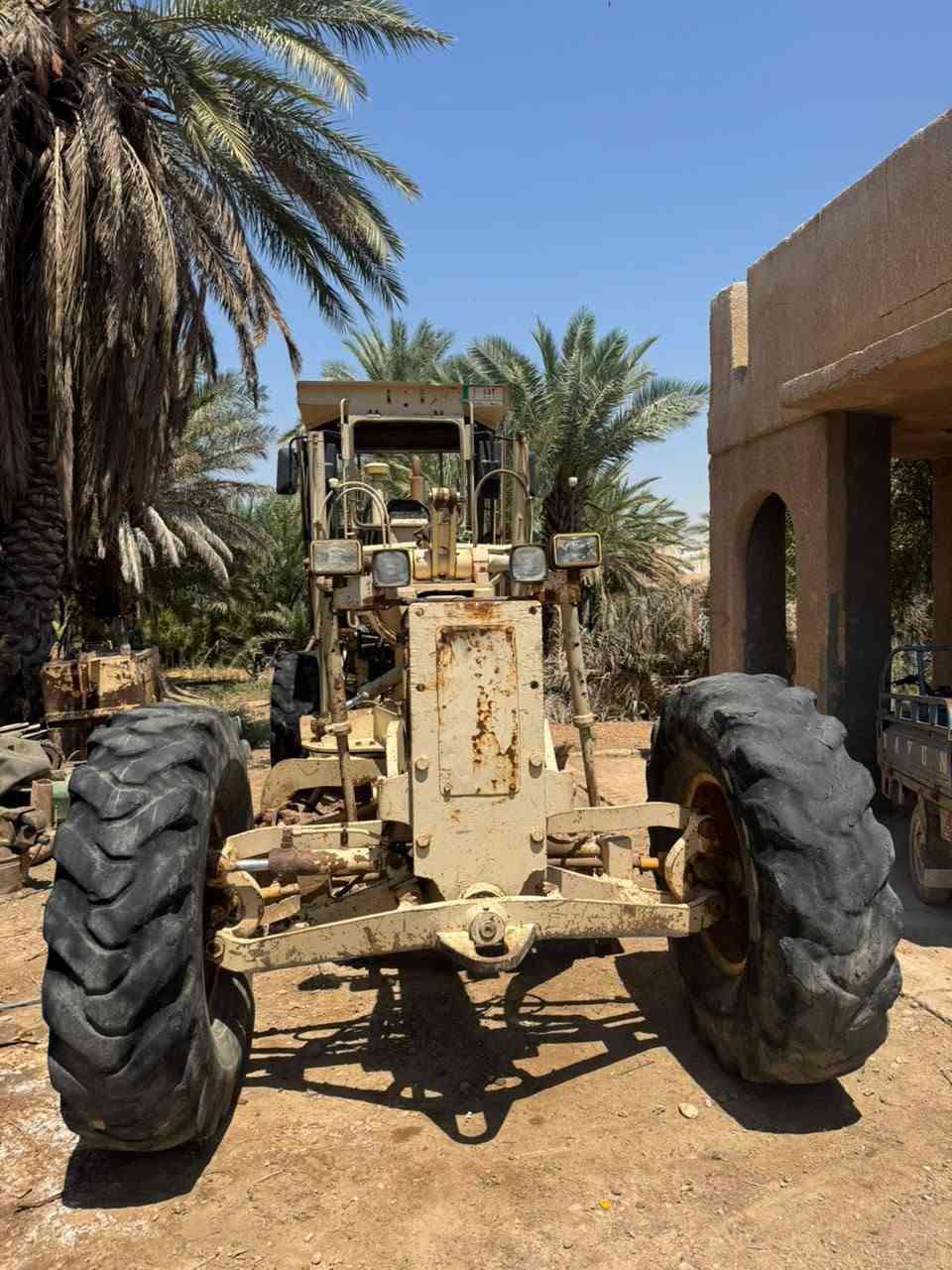 كريدر كوماتسو حجم ٦٠٥ رقم واسط تحويل ***********
