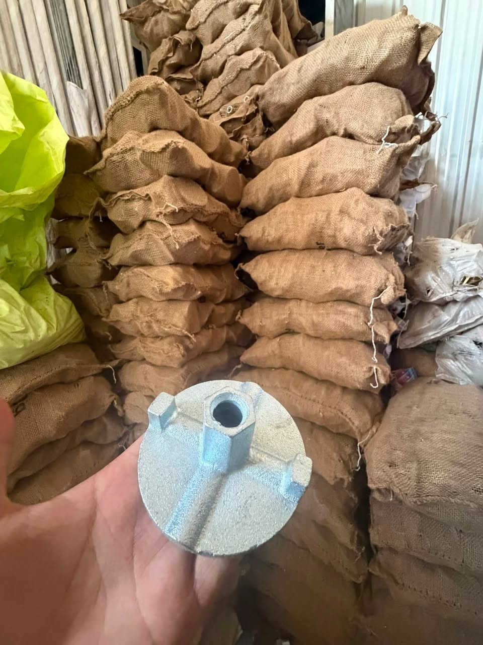 تم وصول تايرود 16*6 متر كميات خير من الله العنوان بغداد شارع الرشيد خلف مسرح الزوراء
***********
***********
