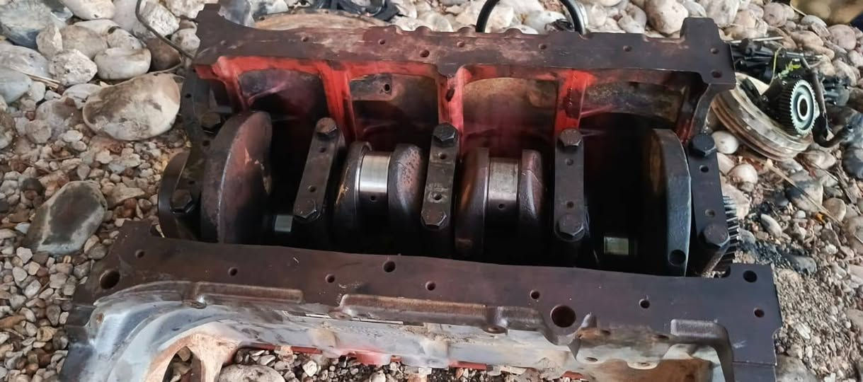 للبيع سلندر دويز ألماني 4بستم 914 مع كرنك ستندر المكان ديالى الاتصال***********
