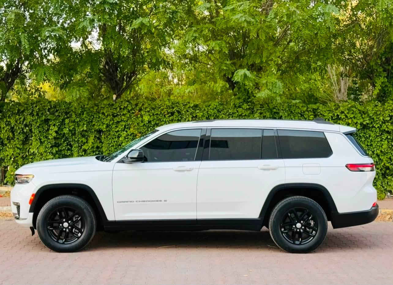 السلام عليكم 

JEEP GRAND CHEROKEE
جيب كراند شيروكي 
لون ابيض
موديل :- 2024
 محرك 6 سلندر  3600 
موصفات 
فورويل 4*4
7 راكب
بصمة 
 رادارات 360 درجه 
 اوتو ستوب 
 نقطه عمياء
 ابل كار بلي اوتو 
 عداد دجتال 
كامره خلفيه
 شاشه كبيره 
3 قطع تبريد 
تحديد مسار 
ماشيه 32 الف ميل
صبغ :-فقط جملغ امامي صبغ بدون دواخل و بدون ارباك جميع ارباكات سليمه بلادي 
راديترات تبريد رادار كل شرط بلادي
سياره بدون رقم لازم ترقيم شمالي فقط
عنوان 📍عقرة
سعر :- 260 $ ورقة  بدون رقم 
رقم تلفون و واتساب ☎️
***********
