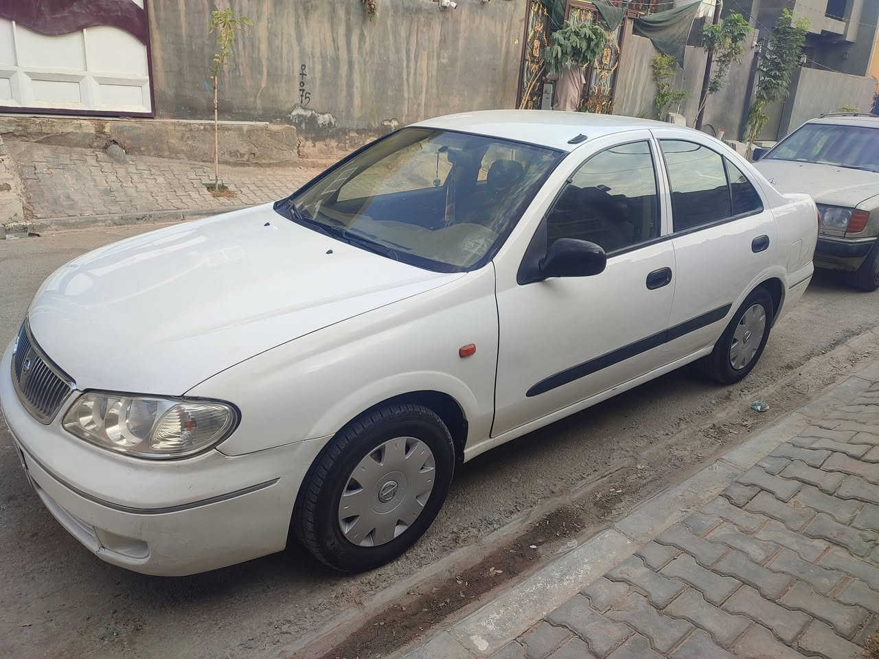 نيسان صني 2006 للبيع كير عادي 
السعر 73 وبيها مجال العنوان نجف مشخاب 

استفسار اتصل ***********
