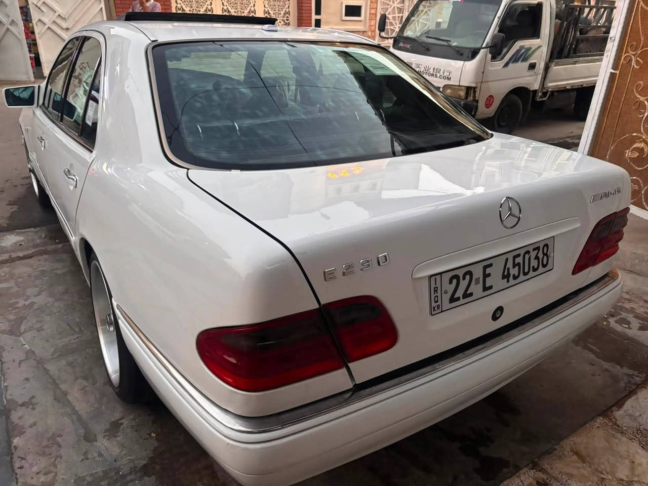 السلام عليكم عندي مارسدس ام عيون w210 1996 e230 اربعة سلندر لون ابيض رقم اربيل بأسمي هزة بعدلهة شهر وتنتهي كير محرك خير من الله كير اوتماتيك سلايد روف جام كهرباء كشن كهرباء تجوة خلفية قلاب مري كهرباء +شفط تبريد ثلج + ثلاجة زراك لايت غرفة نضيفة سقف كنتارة ويل 18 اصلي عارضهة ب82 وبيهة مجال موجودة بغداد الجديدة للاستفسار ***********
