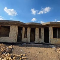 هيكل مع مساحة 500 متر تحويل بسم المشتري ماء كهرباء تبليط بالباب منطقة ...