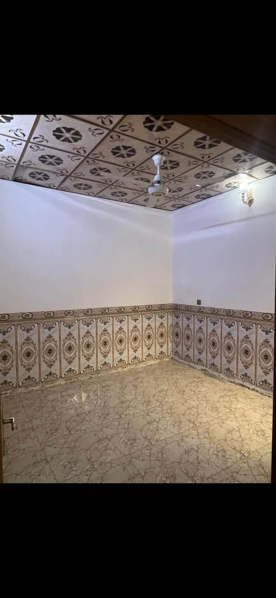 السلام عليكم
اعلان
يوجد دار للايجار دار للايجار طابق ارضي بناء حديث جديد (مساحته 175 متر) يحتوي على غرفتين نوم وصالة وسطية كبيرة واستقبال كبير ومطبخ ومخزن وحمام شرقي وغربي مفصولات وحمام خارجي وكراج سيارة 

العنوان:تكريت شارع الاربعين قرب التقاعد(وبالقرب من اربع مدارس)

سعر الايجار 350الف بالشهر

للمعلومات اتصل ***********
