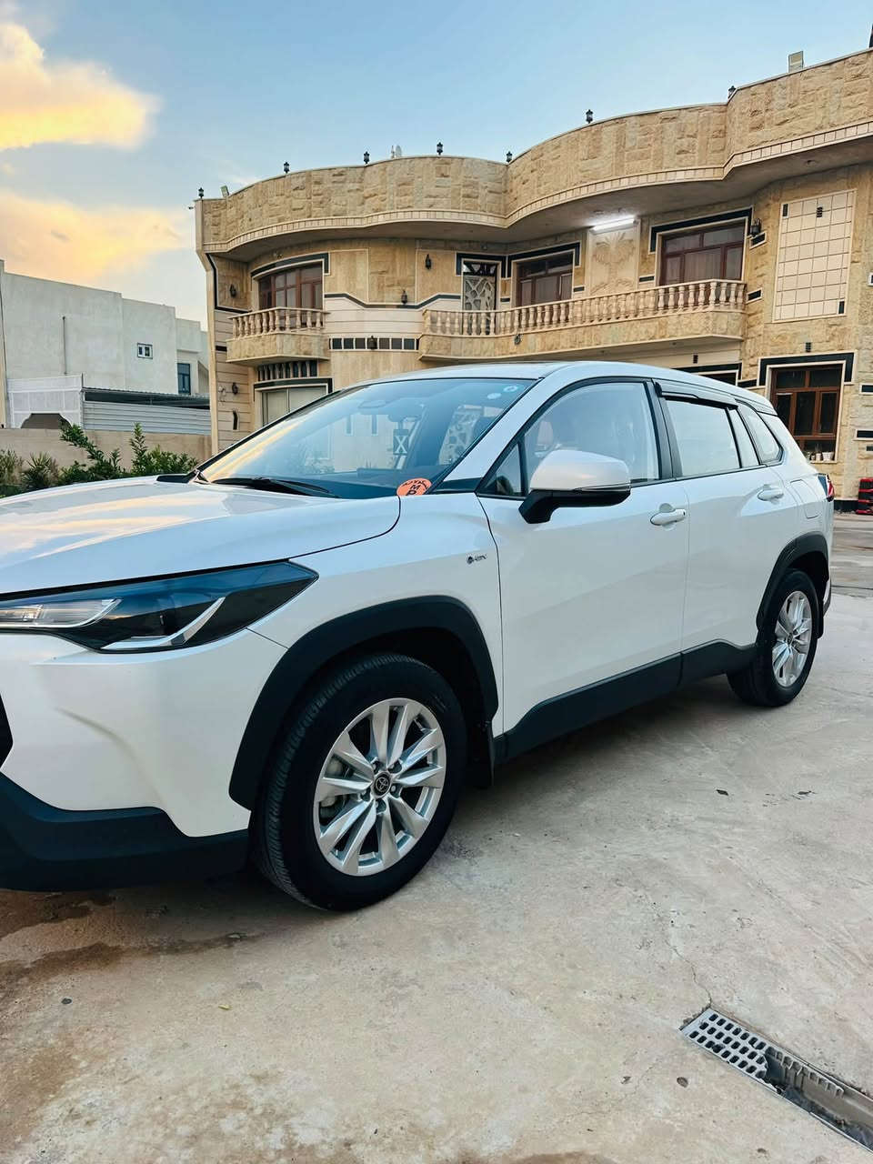 كورلا كروس هايبرد • موديل ٢٠٢٥ • ماشيه ٣٠ ألف