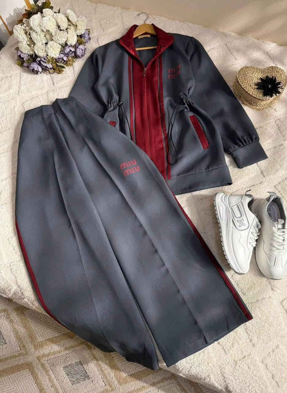 20 الف فقط✅🔥
سوت نازك وقطعة احلى من الصور ☺️
قياسات 38-40-42-44-46-48
خامة دبل تركي🇹🇷
هاي الموديلات النازكة والاسعار البلاش .. ومتوفر توصيل
