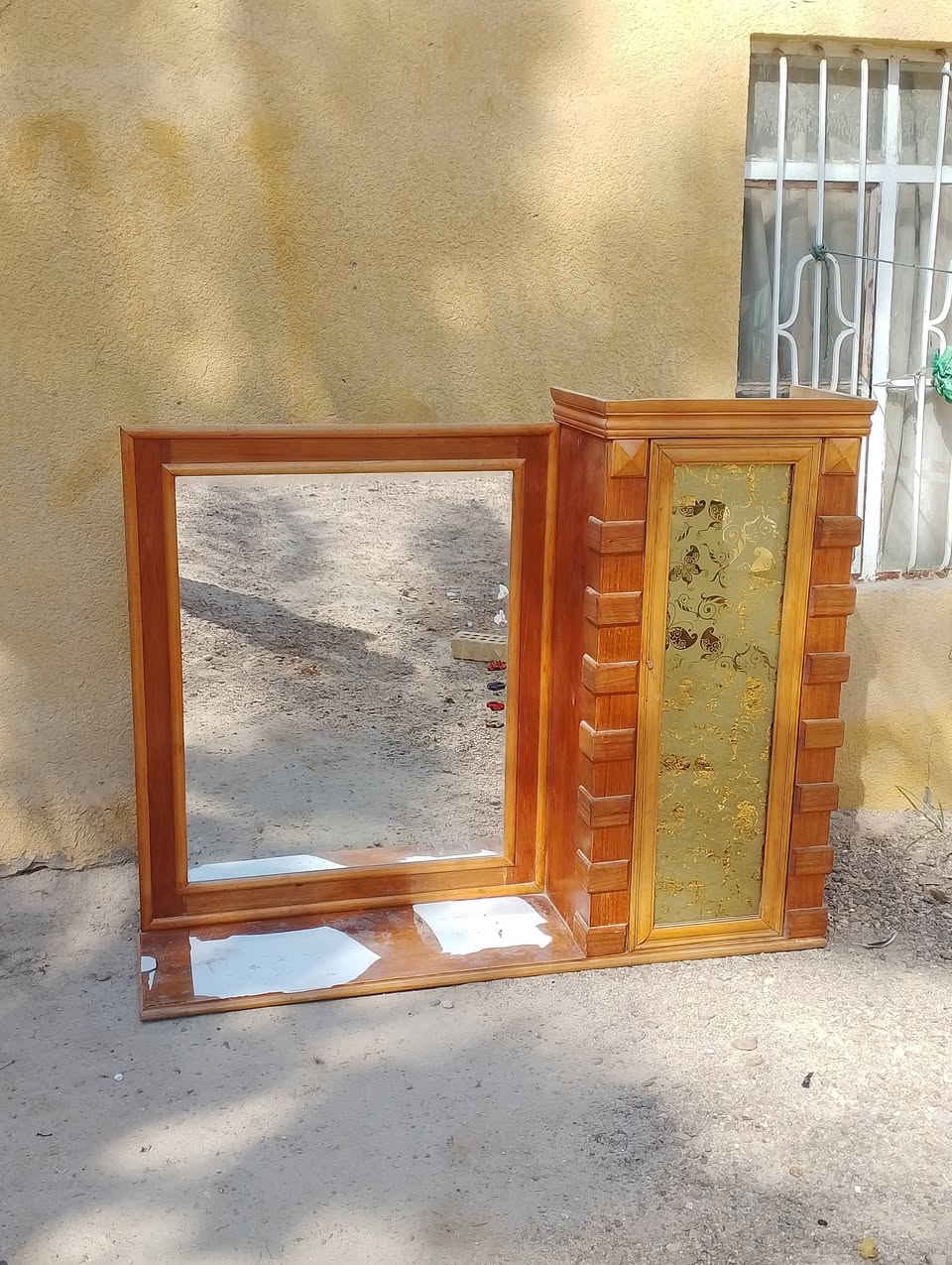 للبيع مكان كربلاء الحسينيه سعرهن 125

***********
