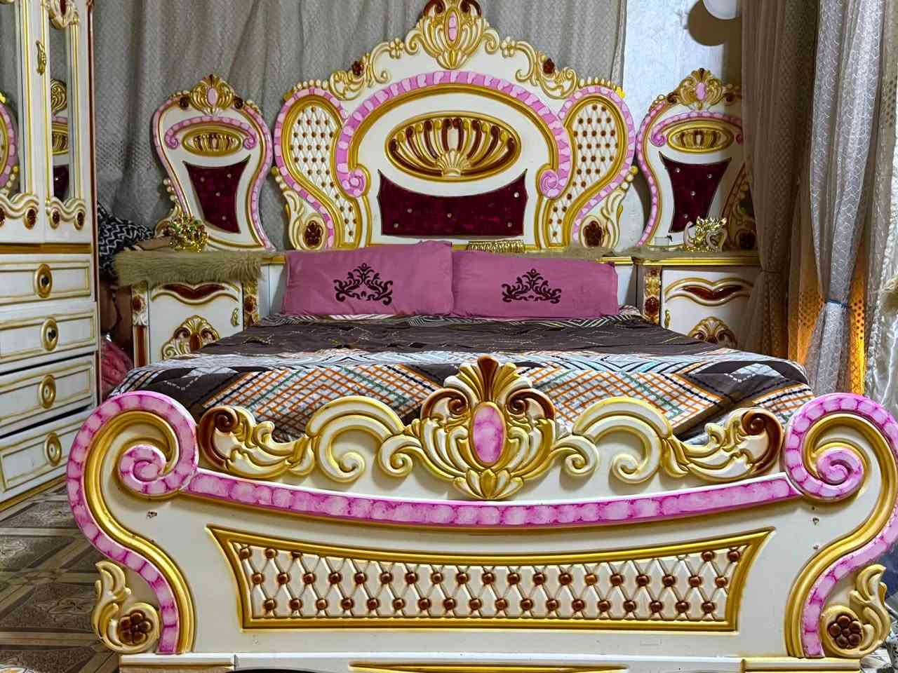 آلسَـِْ♡̨̐ـِْلامَ علـِْ♡̨̐ـِْيگمَ غرفه تسكام عراقي يرادلها بس صبغ او تكدرون حته تغيرون الون  لان بوقتها ستعجلنه عليها وصبغوها شلون ماجان ڪُلش قويه الله شاهد صارلها 4 سنوات مسويها بمليونين ونص سعرها 700 وبيها مجال مستعجل على بيعتها لان نريد نشيل مكاني حي اور شارع سبيس ***********

