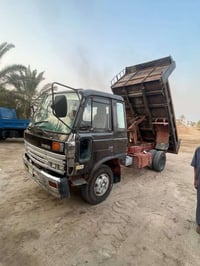 نيسان • قلاب • موديل ٢٠٠٠