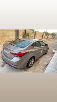 النترا للبيع موديل 2015 وارد امريكي سعرها 102 وبيها مجال بسيط ..سيارة ...
