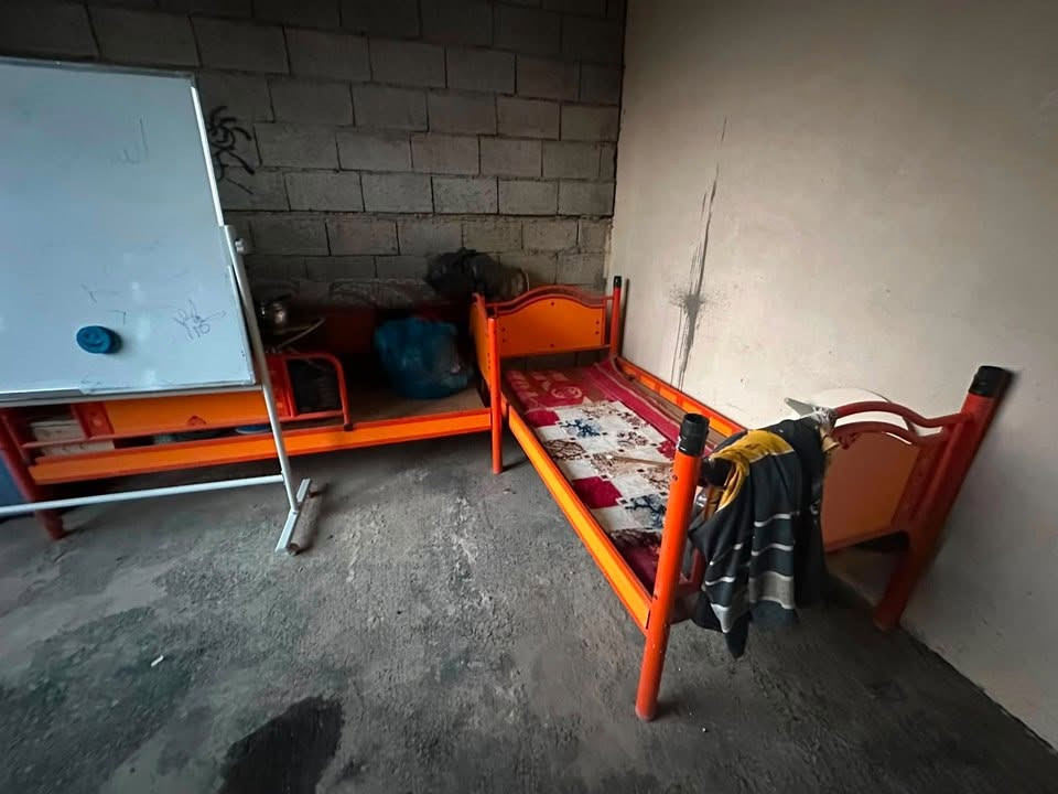 للبيع جربايه قاطين +طباخ ٤عيون فرن شغال+مكناسه كل عيب مابي شغال …… شراي خابر***********مكاني كركوك
