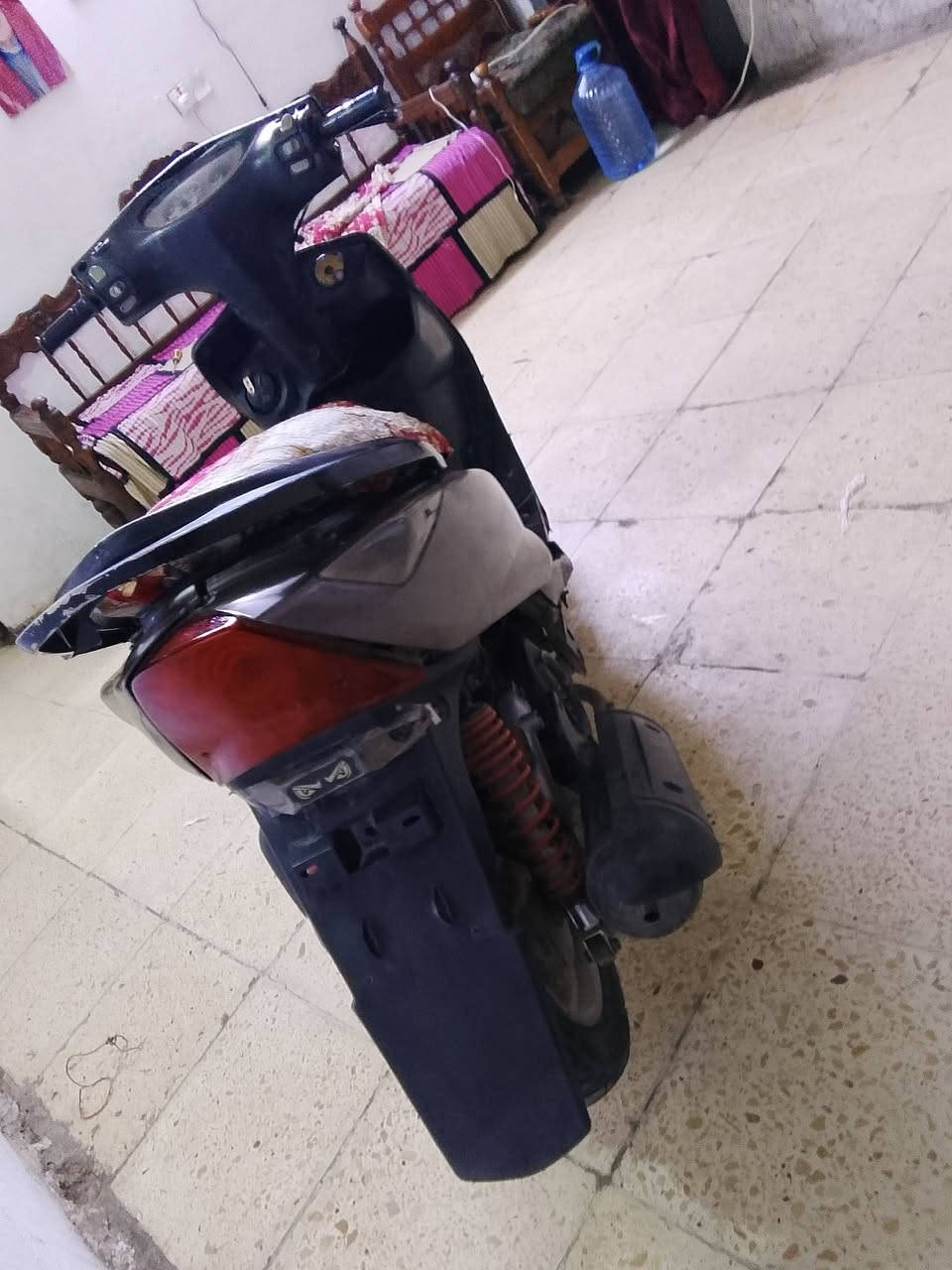 بسلام عليكم دؤاجه ثعلب لبيع ياباني شغاله نص نكره سلف وهندر وكهربائيتها كلها شغاله كامله بلاديه نطيفه مامفتوحه ابد بلاديه ناعمه خرسه شغله ومعدل خير من الله كابريتر بلادي كفراتها بلاد انضاف مكاني يم جامعه المستنصريه رقمي***********متواجد وتساب ورصيد السعر325 بيها مجال لشراي
