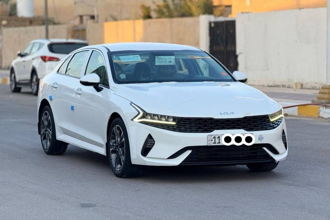 سلام عليكم للبيع كيا فايف موديل ٢٣خليجي مكفوله كفاله عامه 
سيارة جديدة 
 بصمه كشنات كهربايه تدفه تبريد حساسات ماميه خلفيه  فول موصفات  فقط مو بنرامه
ماشيه 77 الف 
رقم بغداد مشروع وطني 
سيارة
  السعر 185وبيه.مجال قليل الاستفسار ع رقم 

***********
