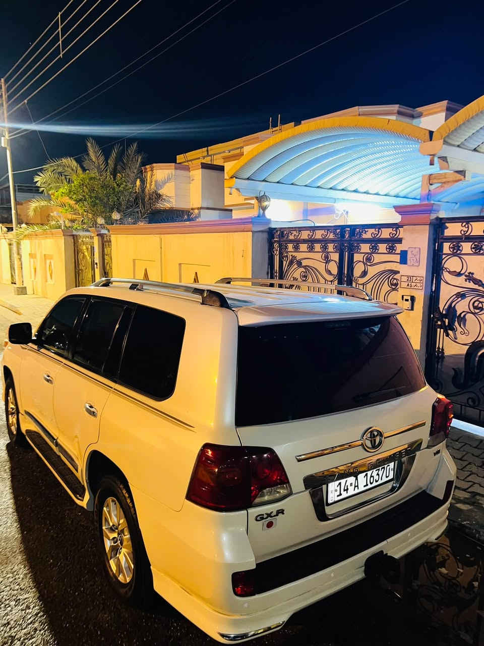 لاندكروزر GXR V8 • مصفحة • ٢٠١٣