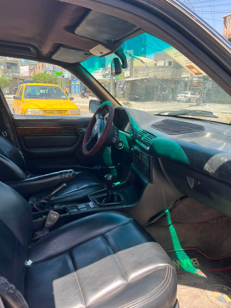 BMW525 كير عادي مسكر
مديل 1992
رقم بغداد بسمي 
سياره نضيفه  وبدون ضربه

بيها نواقص بسيطه سعر 46 وبيها مجال 
العنوان بغداد الحريه واتساب ***********
