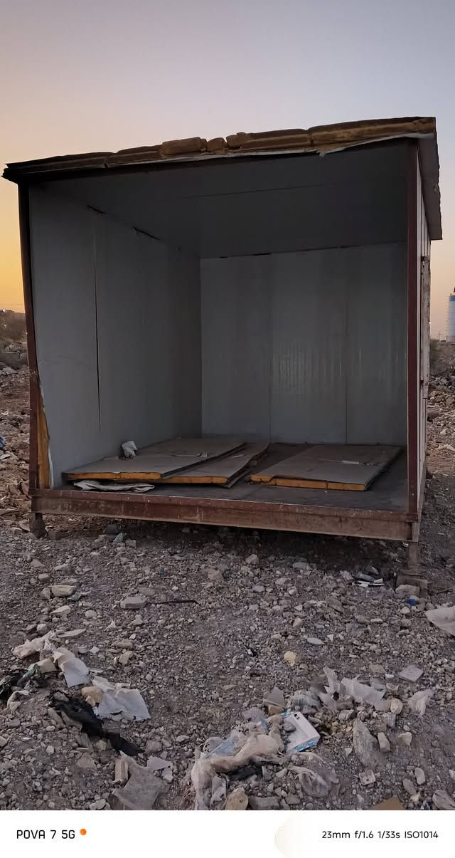 كرفان سندويج بنل جديد مامستخدم اساس شيلمان وبلاويد قياس ٣في٤
للبيع بسعر مناسب مكانه حي الحوراء تقاطع شارع الكفاح 
***********
