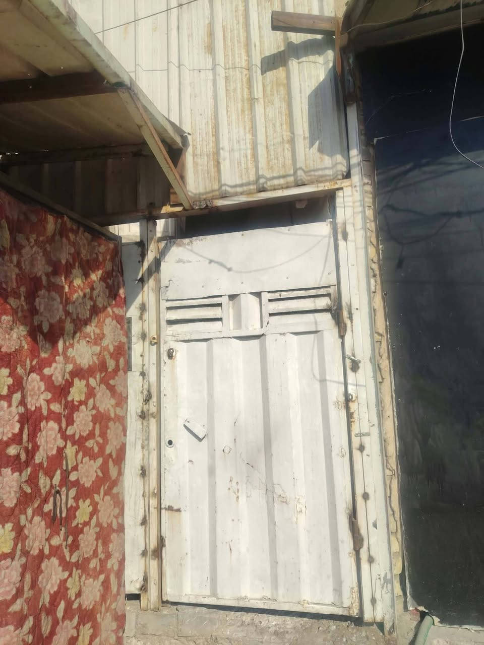 مشتمل طابق ثاني للايجار المكان شارع الظغط ركن شارع الكناري قرب أسواق يعقوب استفسار ***********
