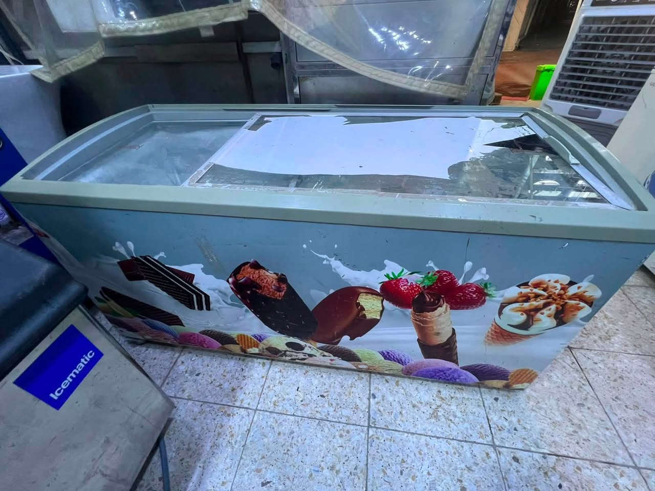 ‏سلام عليكم مجمدة للبيع كبيرة الرقم الاستفسار***********
