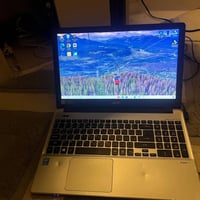 Aspire V3-572 • i5 جيل خامس • SSD 256جيجا