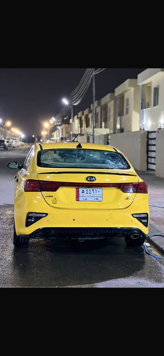 السلام عليكم  سياره كيا فورتي مديل ٢٠  للبيع محرك مفتوح   كير محور المرغوب سونار مرفق بصور   دوشمه كامله سياره كامله على آخر شي شاشه تاب *********** بي واتساب بدون مراوس
السعر ١٠٥ وبيه مجال مكاني بغداد البياع 
ملاحضه مرات يصير بيه رجفه من ٣٠من تمشي ٦٠ هيج وتروح
