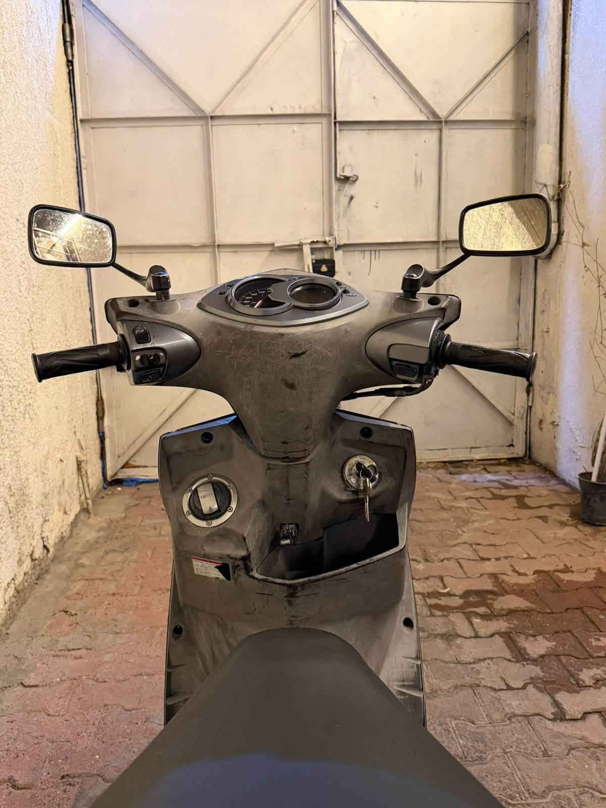 دراجه سكسن مكفوله كفاله عامه عليها يدادت بريك
و صالنصه وقطرهدن وقطرت اكسن أو مرايات رياضي 
وتجوه رياضي الدراجه ياباني واشرط الضمان 

***********
