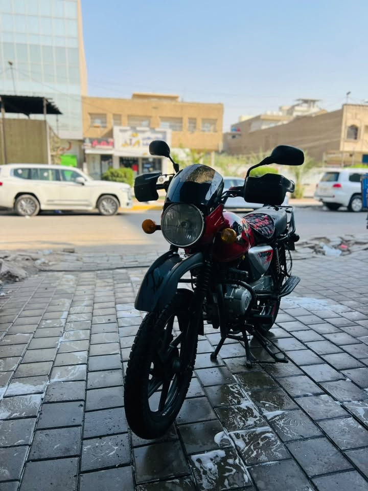 سلام عليكم بوكسر 22 نازله بل 24 رقم بغداد مشروع وطني تحويل ثاني يوم دراجه نضيفه جيب فيتر وياك شارع فلسطين سعر 2300 بيها مجال حك جيه
***********
