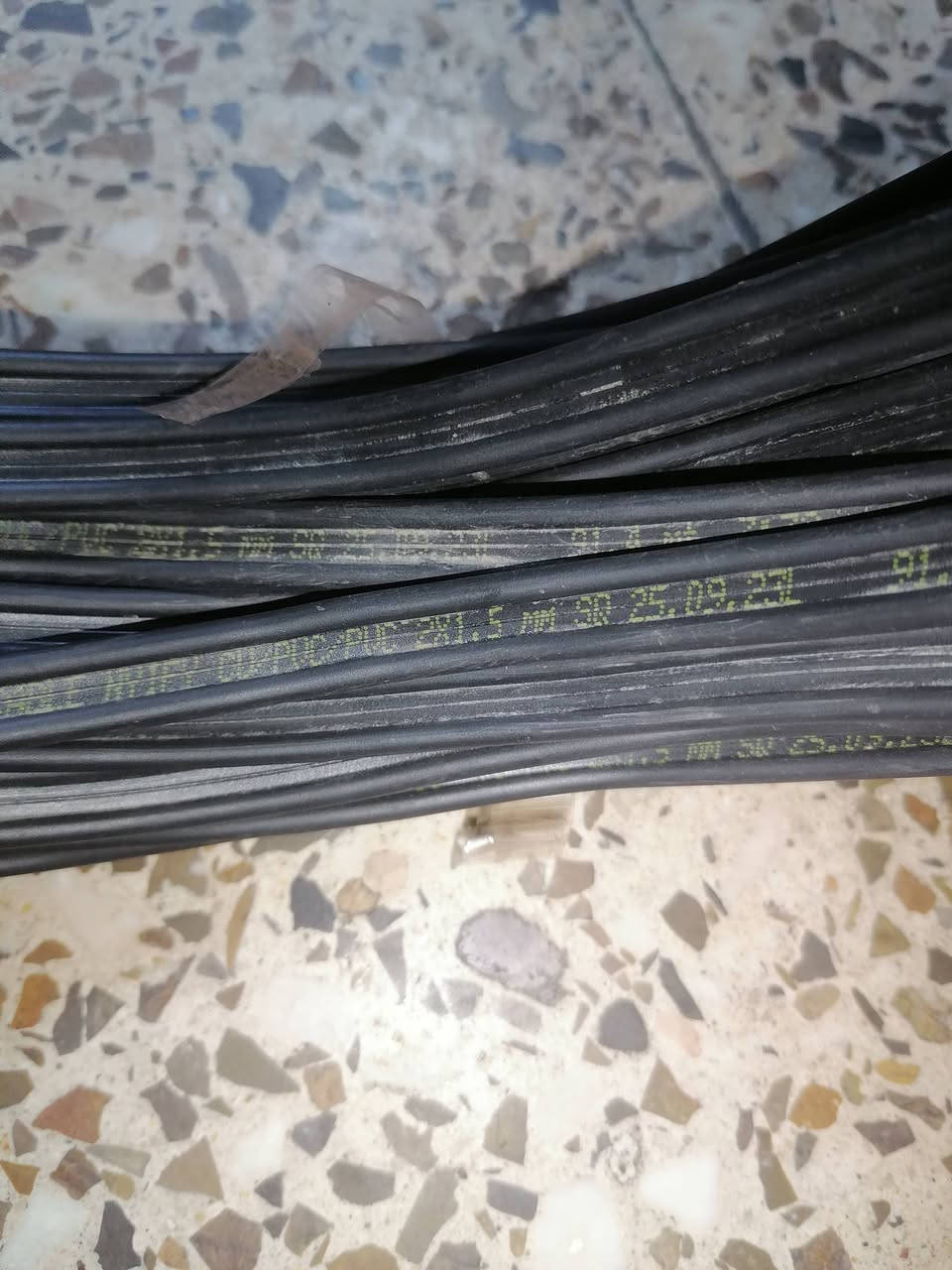 سيمنز اردني جديد غير مستخدم ابو الواحد ونص الطول 20 متر قيم وخذ مكاني بغداد الدورة شارع الميكانيك ***********
