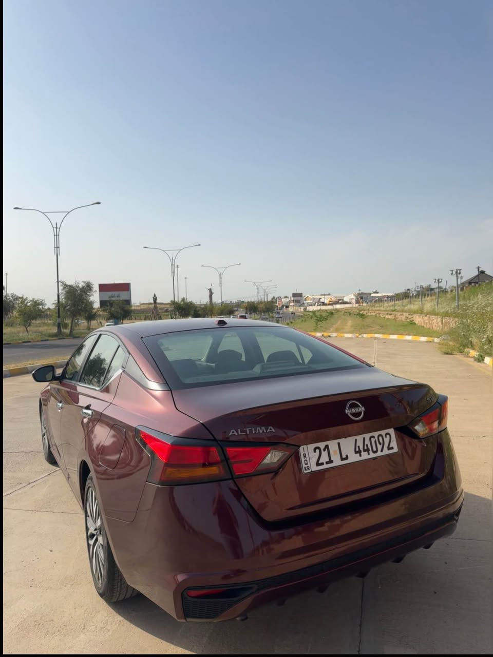 نيسان التيماSv2023 (الشكل الجديد)
موديل : 2023
الصنف :SV
سعه المحرك : 2500 cc

الوارد امريكي 
 * سونار ورقم شاصي موجود
حادث سياره بابین  بدون دواخل 
رقم السياره سليمانيه جديد لحد ٢٠٣٠

اللون الخارجي : كرزي
اللون الداخلي : اسود مخمل

قراءة العداد :60 الف ميل
السعر:160$بيه مجال 

المواصفات:
• بصمه تشغيل
,بصمة أبواب 
، تشغيل عن بعد 
•شاشه 
•كامره  خلفية 
•تحديد مسار 
•رادار امامي
•رادار خلفي للوقوف المفاجئ 
، رادار جانبي 
• تحكم ستيرن
•مثبت سرعه
• بلوتوث  
•حجر بيئه بلادي
جميع المواصفات موضحه بالصور
 رقم شاصي 1N4BL4DV7PN325339
للاستفسار (***********
 موقع السياره : كركوك كركوك, العراق
