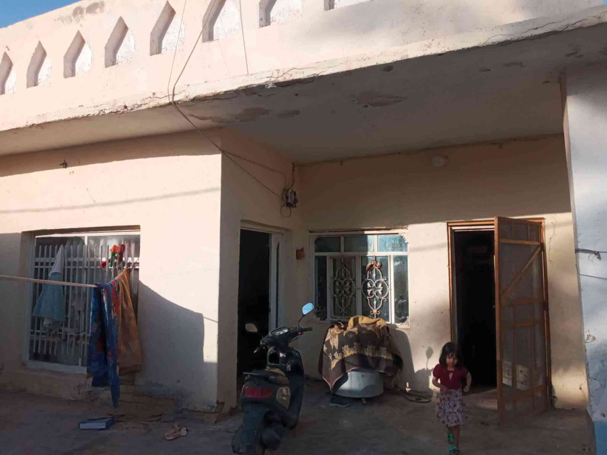 بيت للبيع بالجربوعية الاولى ال حافظ قرب مدرسة سفير الحسين  مساحته ٢٠٠ متر  بناء طابوق وسقف مسلح مطلوب للمصرف العقاري ٤٨ مليون مبادرة بناء قديم تسعينات القصد الشهري ٢٨٥ لمعرفة التفاصيل الاتصال  ***********
