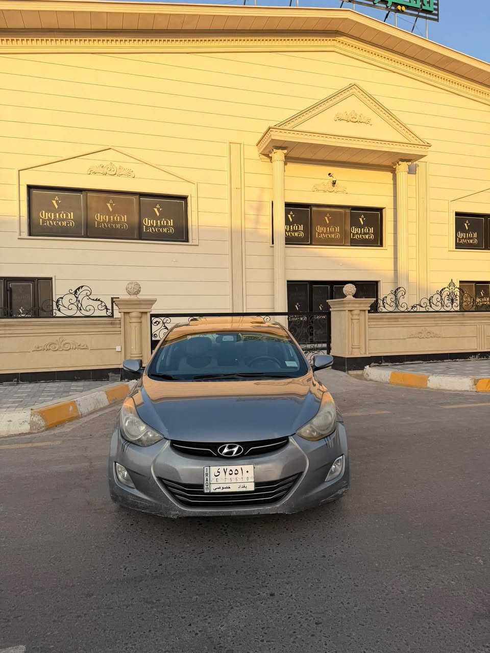 سلام عليكم للبيع النترا خليجي 2012 فول 1/1
*المواصفات 😗
- الموديل : 2012 خليجي 
- اللون : سلفر 
- المحرك : 1800 دوش - صرف ماكو
- الكير : اوتوماتيك تبترونيك
- الفول : فول 1 على 1

*مواصفات الفول 😗
- بصمة تشغيل + بصمة ابواب
- شاشة لمس اندرويد كبيرة
- تحكمات ستيرن (تحكم صوت كامل)
- فتحة سقف (سلايد رووف)
- لايت زينون + بك لايت لد
- مرايا كهرباء + اشارة بالمرايا 
- حساسات خلفية + كاميرا
- ويل كب 17 سبور
- مانع انزلاق + ABS
- تبريد ثلج قطعتين
- محرك شرط  كير شرط  تبريد شرط ثلج
- صدر شرط تبريد كهرباء  (بيها جاملغ خلفي فقط)

*السعر : 97ورقة وبيها مجال*
*المكان :صلاح الدين تكريت*
*رقم :***********

تحويل مباشر - باسمي
