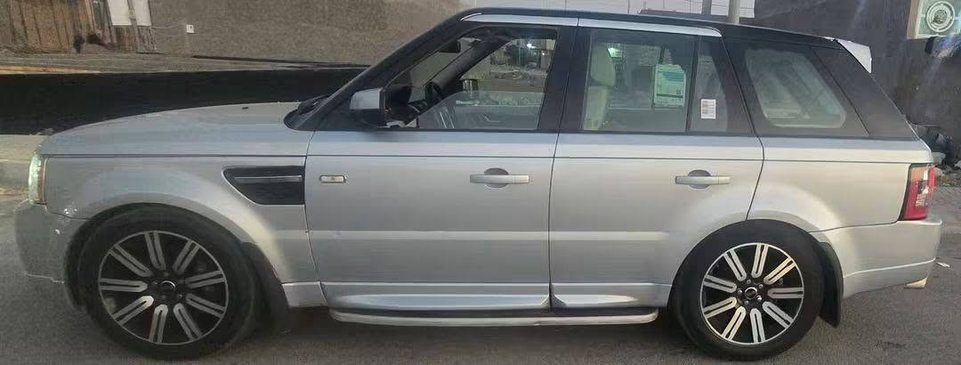 تحية طيبة 

رانج موديل 2008 امحدث 13

محرك عادي المرغوب

رقم بغداد تحويل ثاني يوم 

شاشة لمس كامرة 

سيارة كلها على ابلاد 

جاهزة كير محرك كفالة 

صدر امامي خلفي جديد 

كهربايات جاهزة مجهزة

تخم تاير جديد 

مكفولة من الظربة 

بيع امراوس حسب القناعة 

السعر المطلوب 100 وبيها مجال 

مكان السيارة بلكوت مركز مدينة 

/***********\***********
