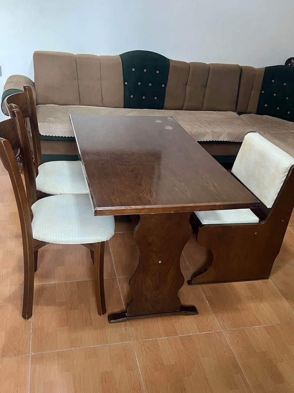 ميز طعام • نظيف جداً • ماسيكي دهوك