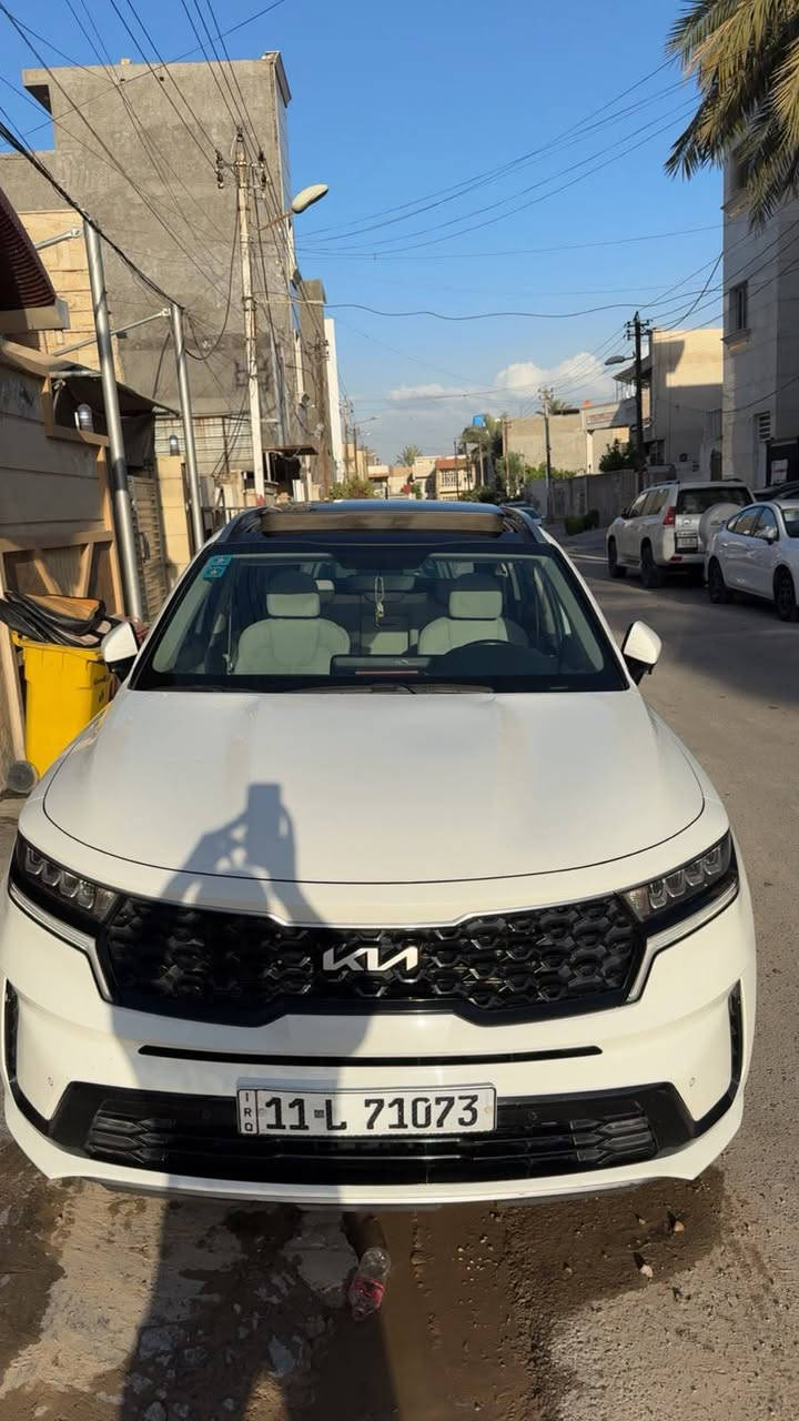 السلام عليكم 
سورنتو 2022 خليجي ماشيه 80 الف نص فول 
السعر 265 ورقة وبها مجال الاتصال *********** 
ابوعلي بغداد حي الجامعه
